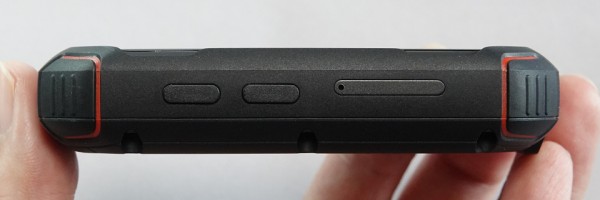 世界最小クラスのタフネススマホ「Unihertz Atom」を購入した