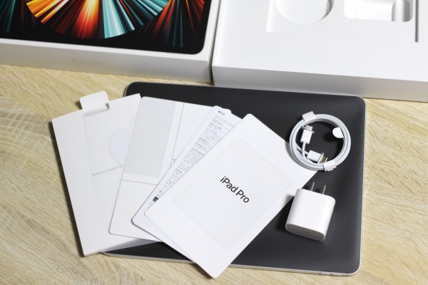 AppleのM1チップ＆ミニLED搭載の高性能タブレット「12.9インチ