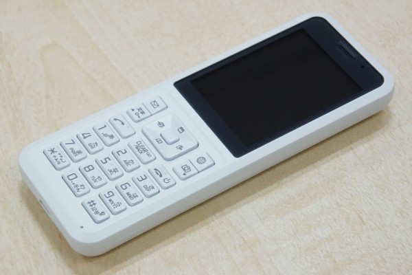 The 電話」がキャッチフレーズの通話に特化したY!mobile向けストレート