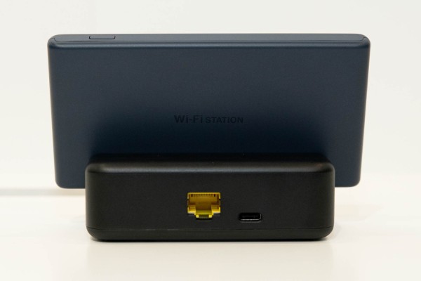 NTTdocomo - NTTドコモ HW-01L（クレードル付き） 報道発表資料 : （お知らせ）モバイルWi-Fiルーター「Wi-Fi
