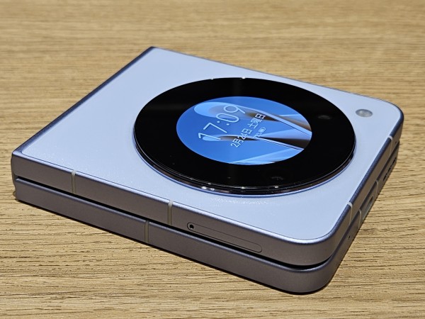 フォルダブルスマホでは最安の6万円台でも快適動作でオススメ！ワイ