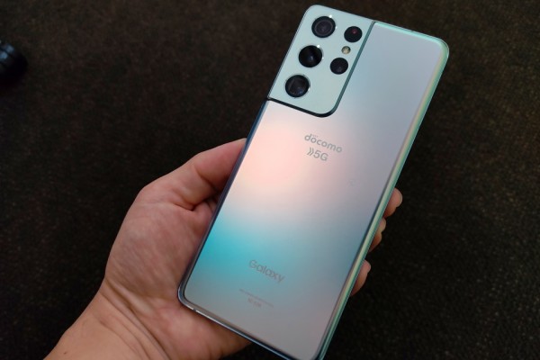 NTTドコモの5Gミリ波対応ハイエンドスマホ「Galaxy S21 Ultra 5G SC