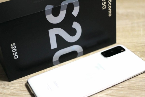 最新フラッグシップスマホ「Galaxy S20 5G SC-51A」を購入！開封して同