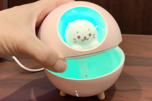 7色のLEDライトが癒しを演出！かわいいがほとばしる「しろたん