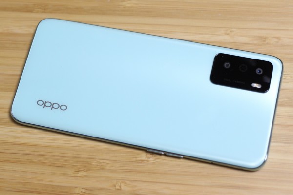 約3万円と手頃な新エントリースマホ「OPPO A55s 5G」をひと足先