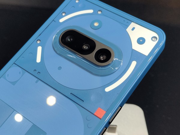 Nothingの新ミッドハイスマホ「Phone (3a) 」を写真と動画で紹介！光学