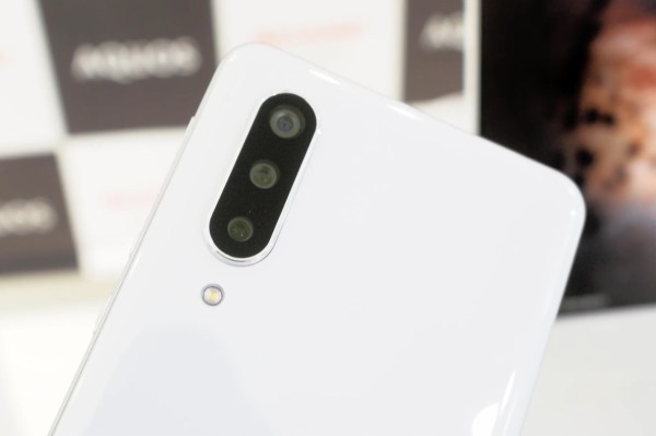 au向け5Gスマホ「AQUOS zero5G basic DX SHG02」をファースト