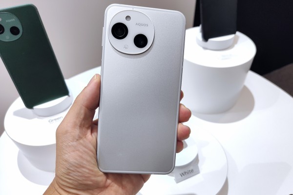 Aquos sense 9 docomo版 SIMフリー 新品同様 AQUOS Sense 9 アクオス