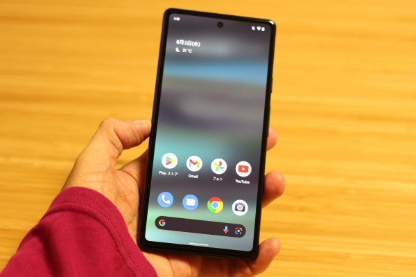 Googleの新スマホ「Pixel 6a」の外観や同梱品、基本機能を写真や動画で