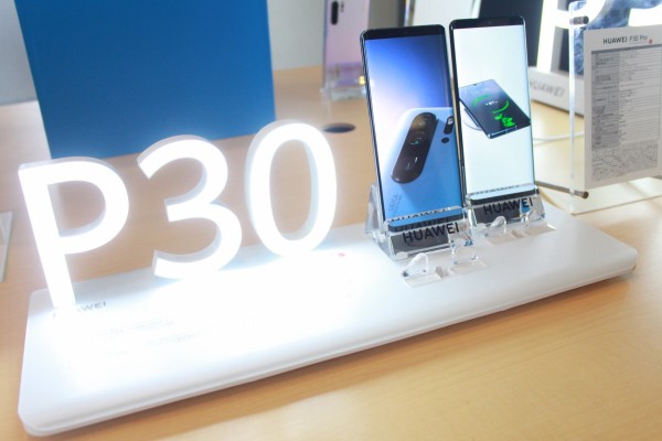 ファーウェイの最新SIMフリースマホ「P30」と「P30 lite」の価格
