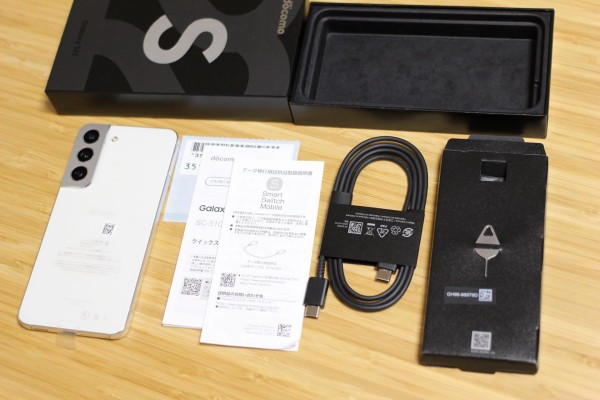 Galaxy S22 付属品完備 最新スマホ「Galaxy S22」のNTTドコモ版「SC-51C」を購入！開封