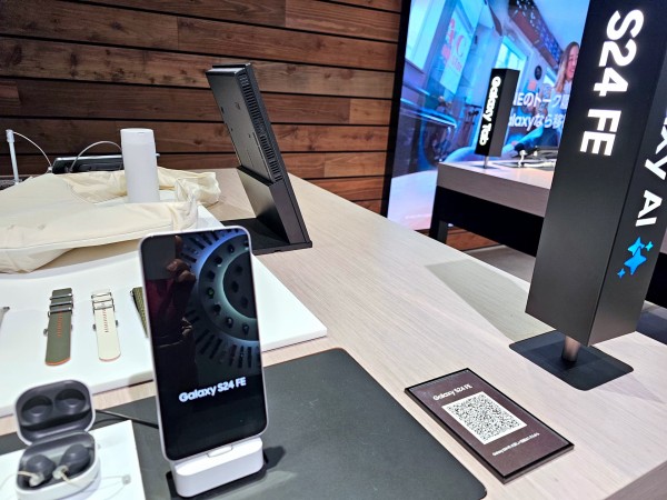 フラッグシップシリーズの廉価スマホ「Galaxy S24 FE」を写真で