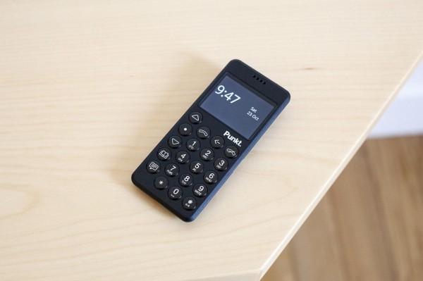 プンクト Punkt. 集中力を取り戻す携帯電話 MP02 ブラック 楽天市場】Punkt.MP02 New Generation （プンクト）SIMフリー 4G LTE