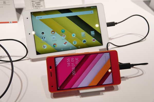 KDDIのau向け8インチAndroidタブレット「Qua tab QZ8」を写真と動画で