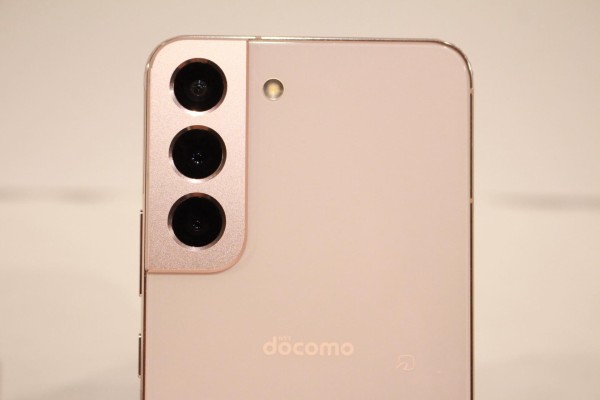 最新フラッグシップスマホ「Galaxy S22」を写真と動画で紹介！NTT