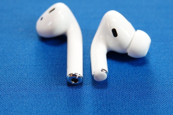 アップルの新型完全ワイヤレスイヤホン「AirPods Pro」を開封