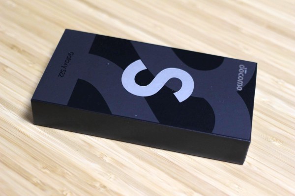 最新スマホ「Galaxy S22」のNTTドコモ版「SC-51C」を購入！開封して