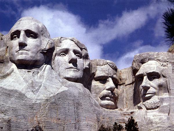 外国人 大統領の顔が彫られているラシュモア山は 本来こうなる予定だったらしい 海外の反応 ふろぺじ 海外の反応