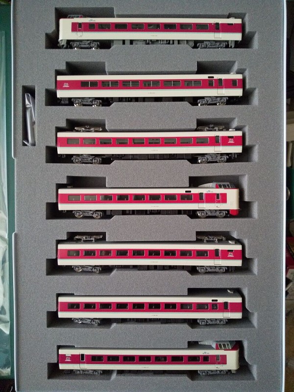 KATO…381系『ゆったりやくも』(ノーマル編成・グレー台車)＜1-1