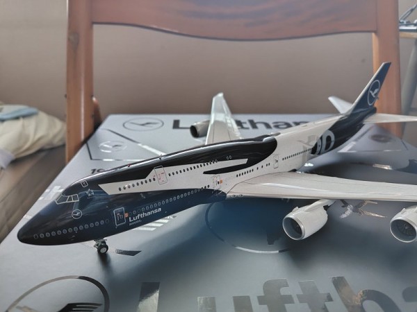 SQwings…1/200 Lufthansa B747-8 100 Jahre : スノ・ブロ2…2019/06/04