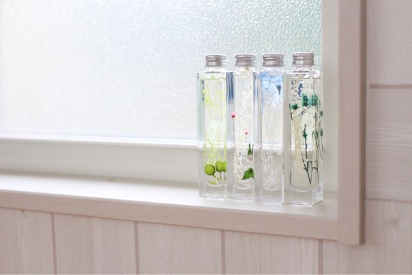 流行物のハーバリウム完成品がダイソーで100円 Elie S House Diy100均リメイカーエリィの暮らし レシピブログ Powered By ライブドアブログ