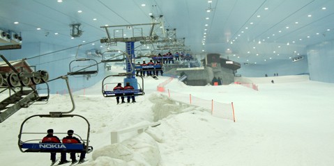 Ski Dubai ドバイのインドアスキー場 Breaking Days