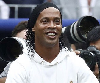 ロナウジーニョ 刑務所でフットサル大会に参加 サッカーエリア