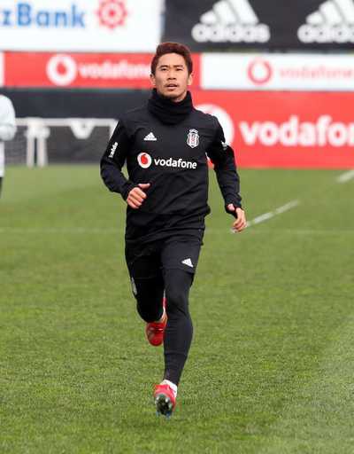 ベシクタシュ香川真司 加入3日で先発出場か トルコメディアがトップ下予想 サッカータイム