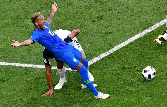 コスタリカ戦見てネイマールが嫌いになった奴いる サッカーミックスジュース