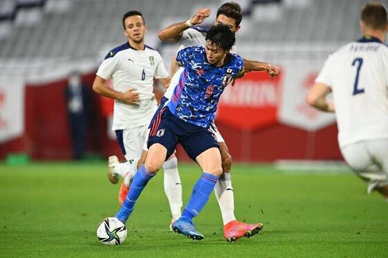 日本の選手達がセルビアの屈強な選手達にデュエルで勝ってたの衝撃的だったよな サッカーミックスジュース