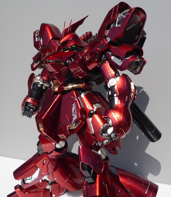 ガンプラ Mg サザビーver Ka をメタリック塗装した作品が重量感たっぷりで まるでプラモじゃない そくどく