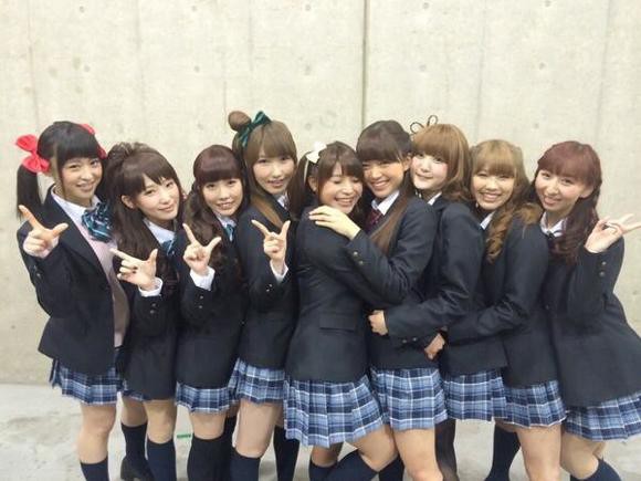 ラブライブ M S声優の集合写真がぱっと見 心霊写真だと話題に そくどく