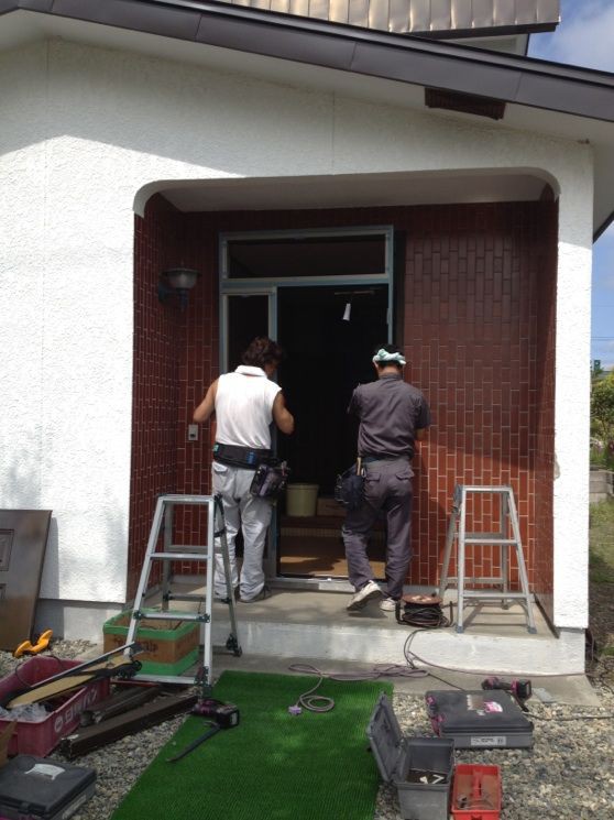 滝川市 黄金町 玄関ドアと最新 風除室 リフォーム こっそり大工に学ブログ おつ姫の突撃現場リポート 滝川市 黄金町 玄関ドアと最新 風除室 リフォーム こっそり大工に学ブログ おつ姫の突撃現場リポート