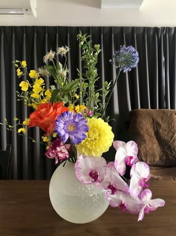 母の日の寂しい花束と嬉しい花束 ありふれた毎日