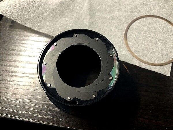 Ai AF Nikkor 85mm f/1.8D 絞り羽分解修理 : まるそんPHOTO日記