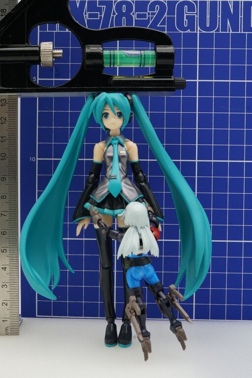 figma 014初音ミク、EX-003初音ミク ライブステージver.、019鏡音リン、020鏡音レン、082巡音ルカ −気ままにレビュー :  気ままに数寄道