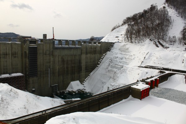 管理棟駐車場から大夕張ダムへ 空色コールマイン Sorairo Coal Mine