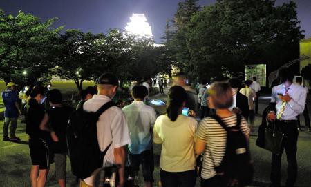 社会 夜の姫路城でもポケモン騒動 さながら祭り 管理事務所困惑 無断転載禁止 C 2ch Net ポケモンｇｏ日和 攻略まとめ図鑑