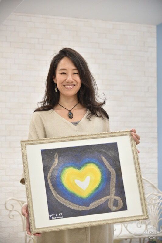 完全な蛇の抜け殻を拾ったのでアートにしてみた 蛇の抜け殻は最強の金運アイテム 人生は自分を癒す旅