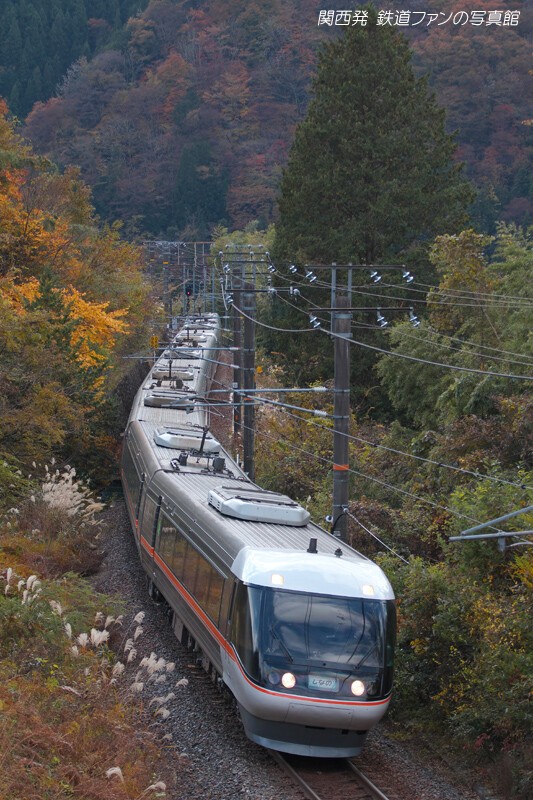 十二兼 2 縦構図で秋色の中央本線 関西発 鉄道ファンの写真館 撮影地ガイド