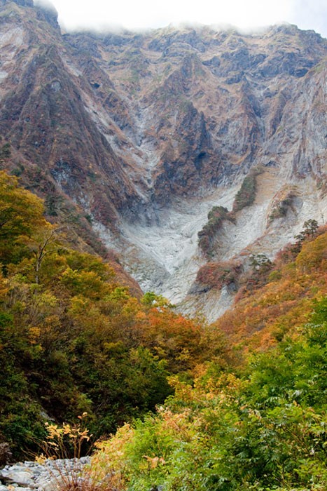 ハイキング三昧の10月は谷川岳 一ノ倉沢へ なないろpallet