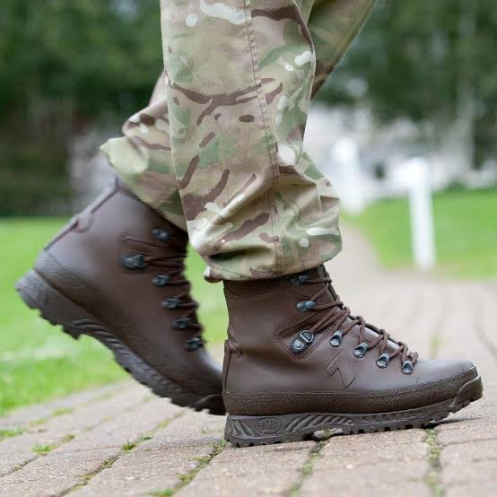 【国内正規総代理店アイテム】 イギリス軍 コールドウェザーコンバットブーツ Syne Lang Auld : 個人装備