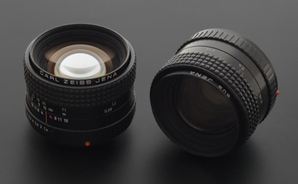 レンズ(単焦点) Carl Zeiss Jena Prakticar MC 50mm f1.4 レンズ探求 #31 PRAKTICAR 50mm F1.4 MC 前期型の謎 : ZEISS