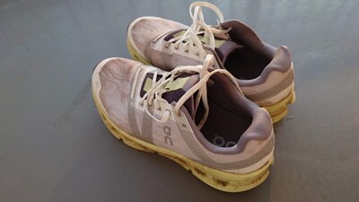 On Cloudgo（クラウドゴー）という普通のランニングシューズ