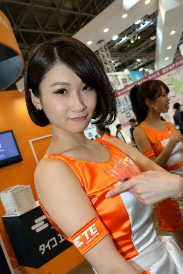 エッチな体験談 お客の巨根に喰われたバイトの清純巨乳同僚 気ままな情報板 エロ話 エッチな体験談