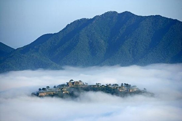 天空の城はマチュピチュだけではない 一度は見たい日本の天空の城 日本の歩き方ならおやじ旅