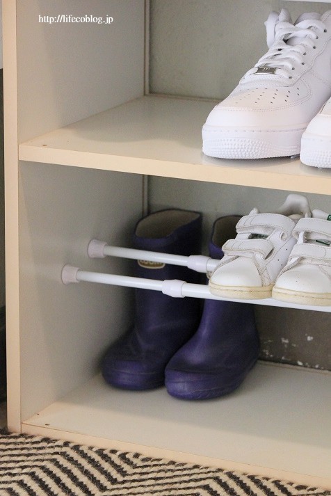 つっぱり棒を使って 靴をスッキリ2倍収納に コスパ な下駄箱収納アイデア Life Co Powered By ライブドアブログ