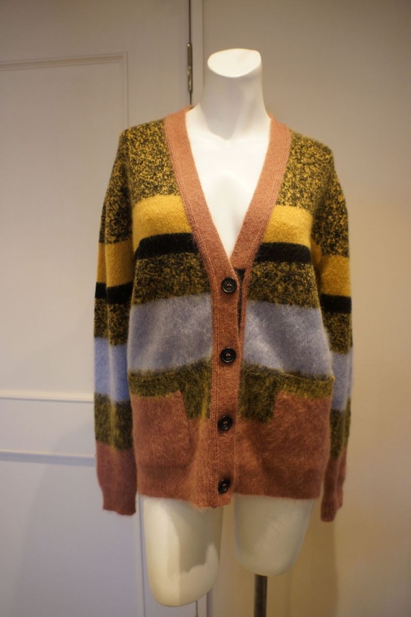N°21（ヌメロ ヴェントゥーノ）マルチボーダーモヘアカーディガン  