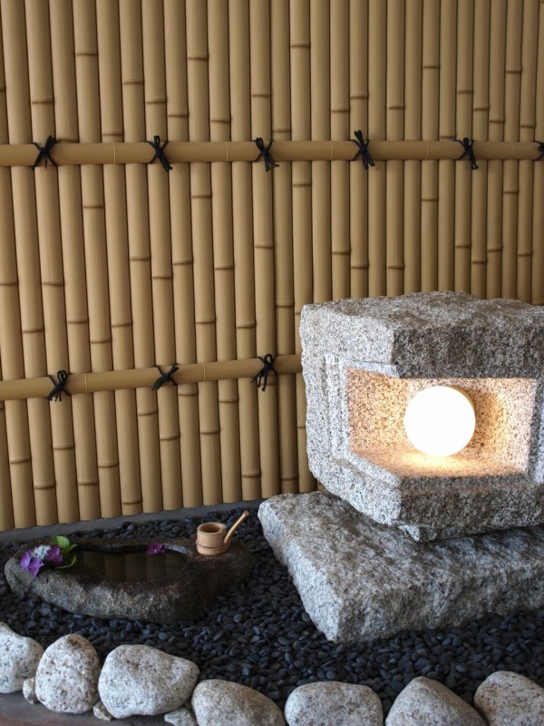 坪庭セット｜ひょうたんの水鉢と石あかり : 岡崎市 老舗石屋㈱杉田石材