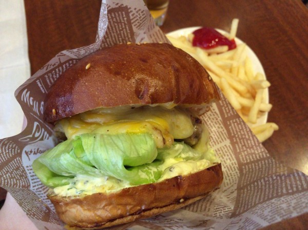 パスタイム 洋光台 コスパ 雰囲気抜群のお店でグルメバーガーをいただいた かなちゅうごはん